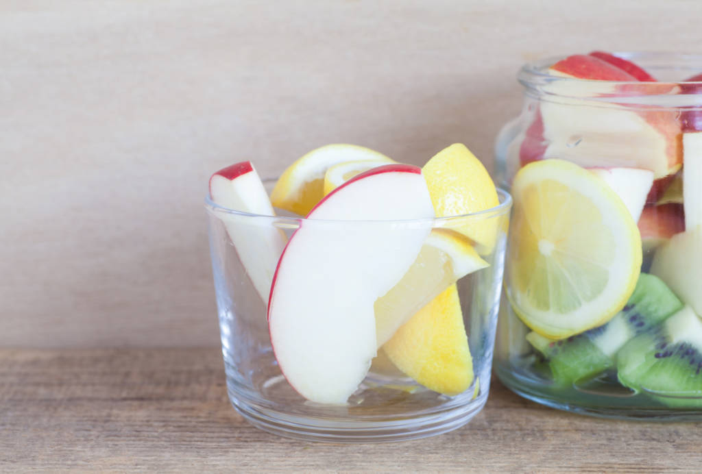 INFUSED WATER, water with lemon and apple slices