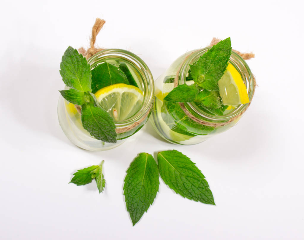 water with lemon and mint