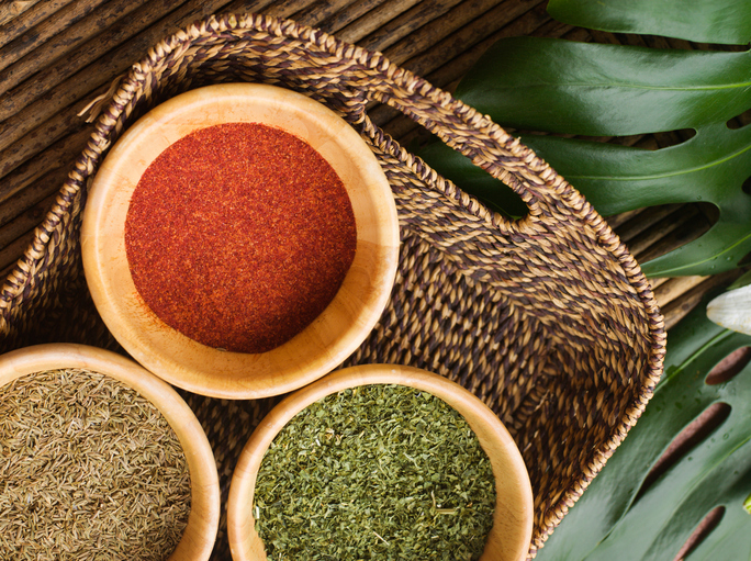 herbs and spices that relieve bloating