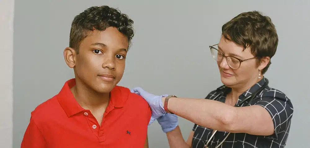 Protegiendo Vidas Vulnerables: La Importancia de Mantener los Estándares de Vacunación Escolar en Florida