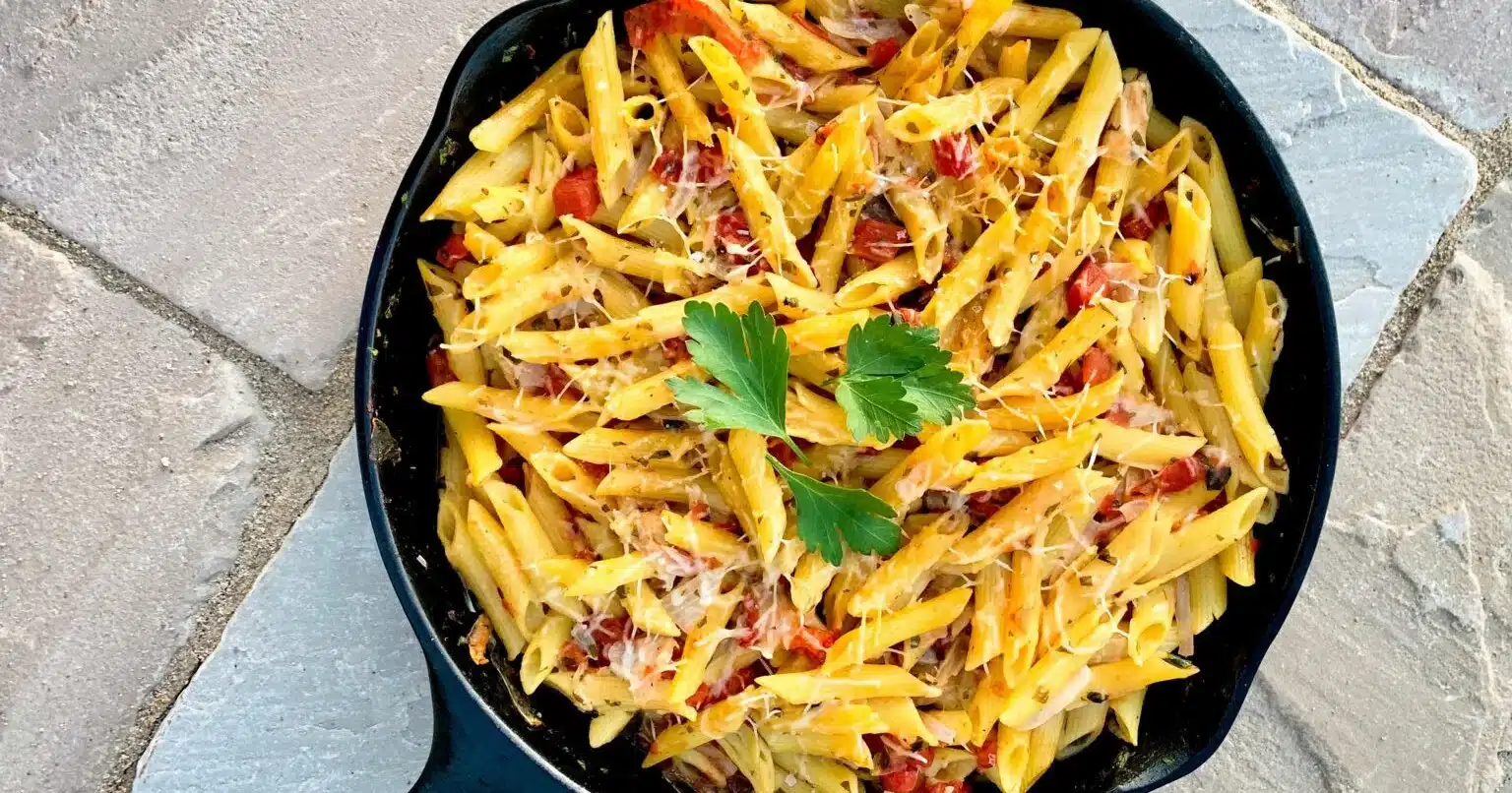 Pasta al Horno en Una Sola Sartén: Sabor Casero Listo en Minutos