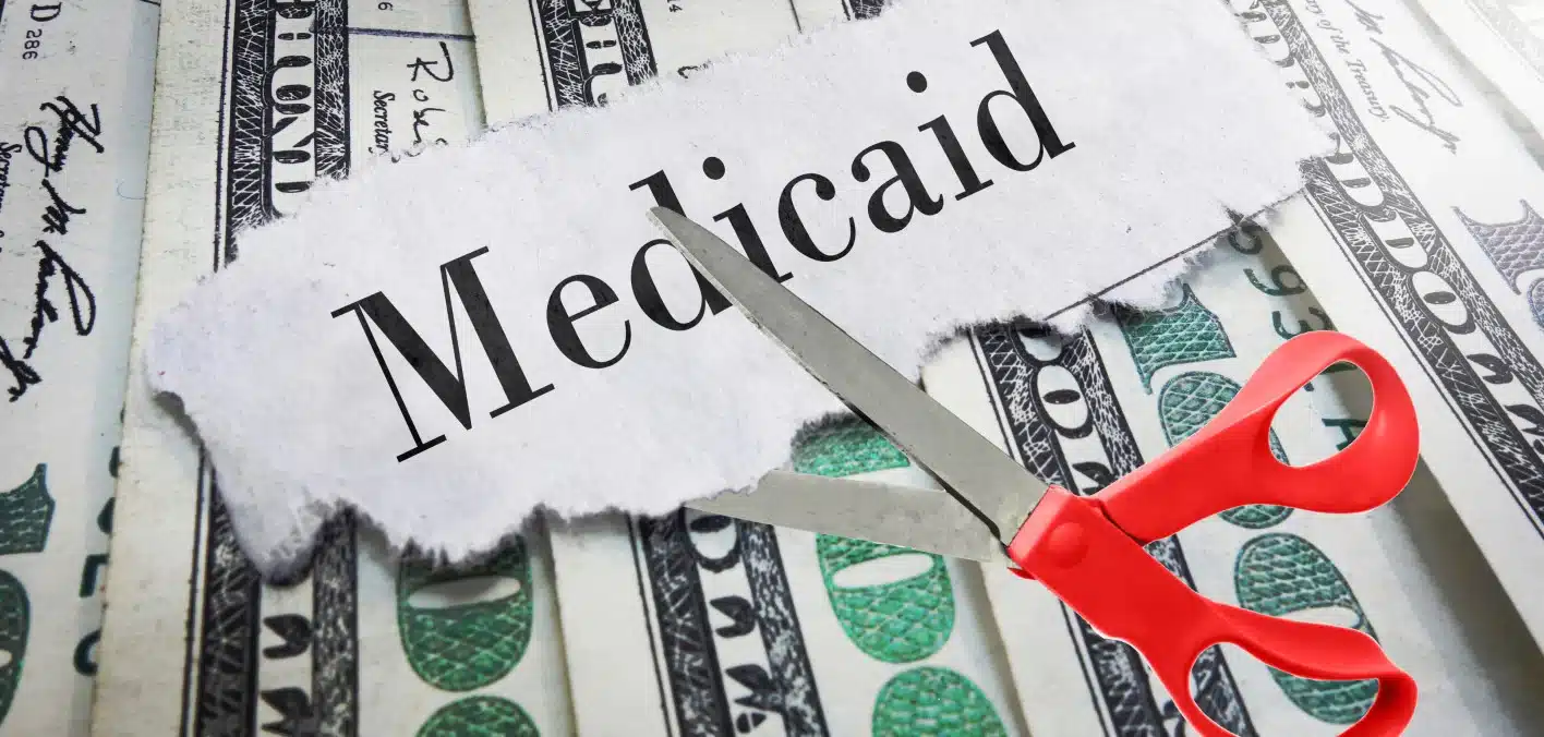 Los Estados se Apresuran a Determinar Cómo Aplicar los Requisitos de Trabajo de Medicaid de Trump