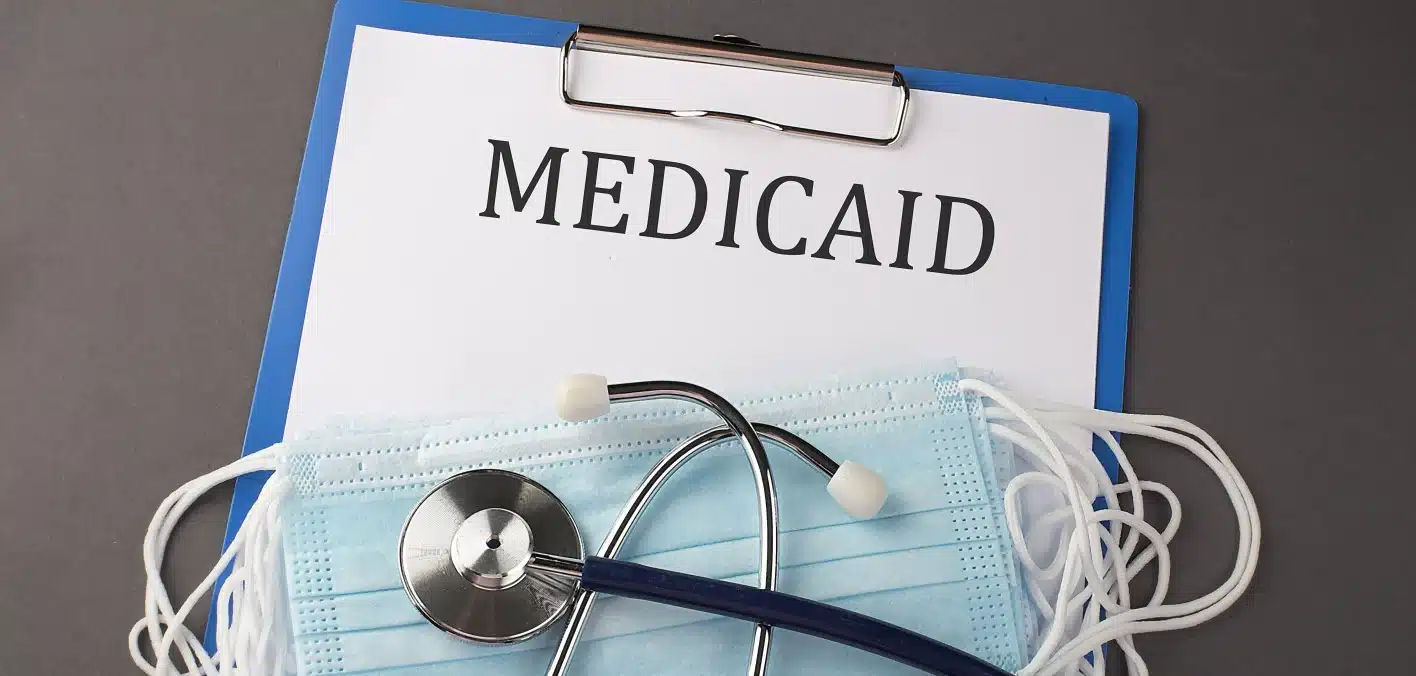 Demócratas exigen estándares más estrictos para las empresas que administran Medicaid
